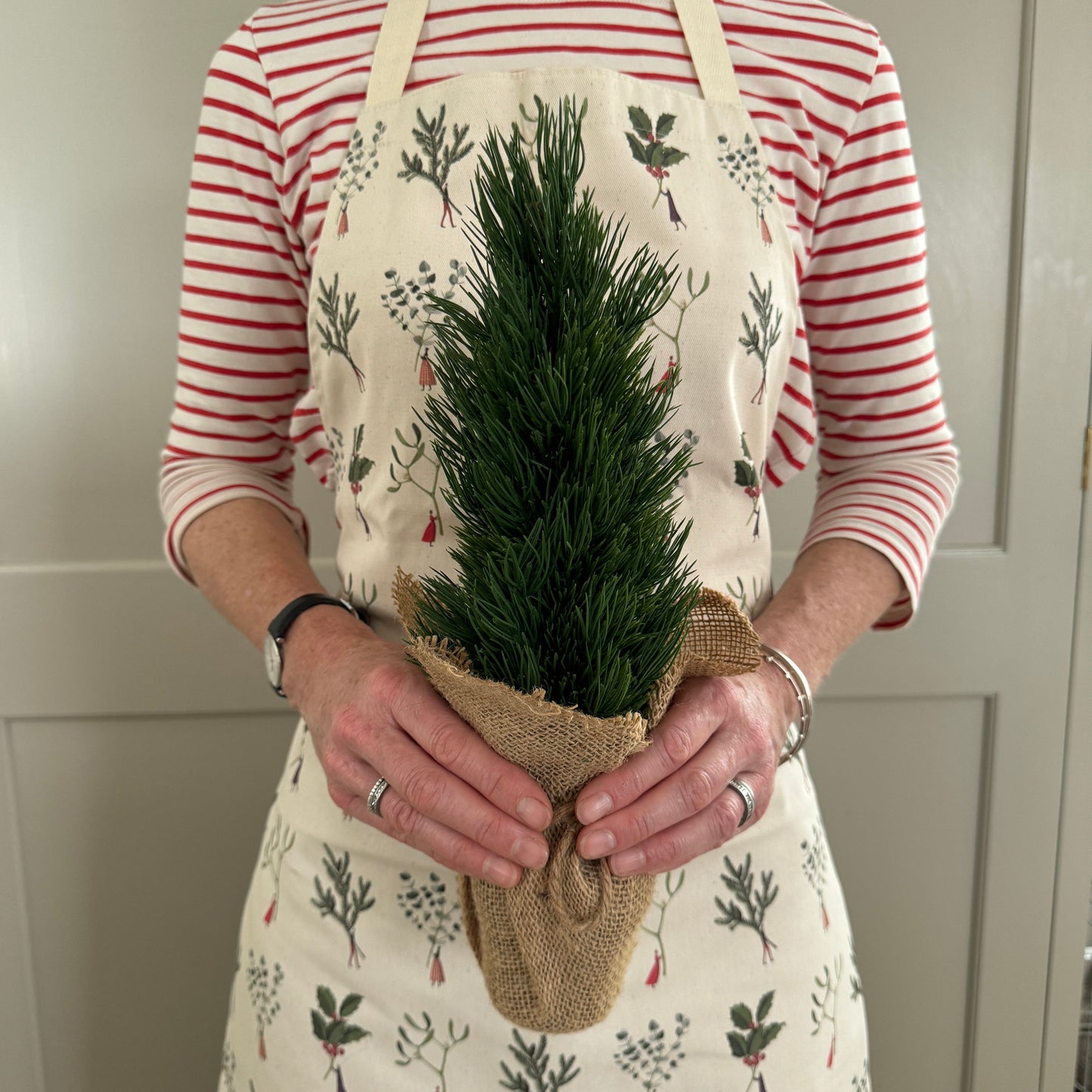 Christmas Apron - Holly, Mistletoe, Spruce and Eucalyptus