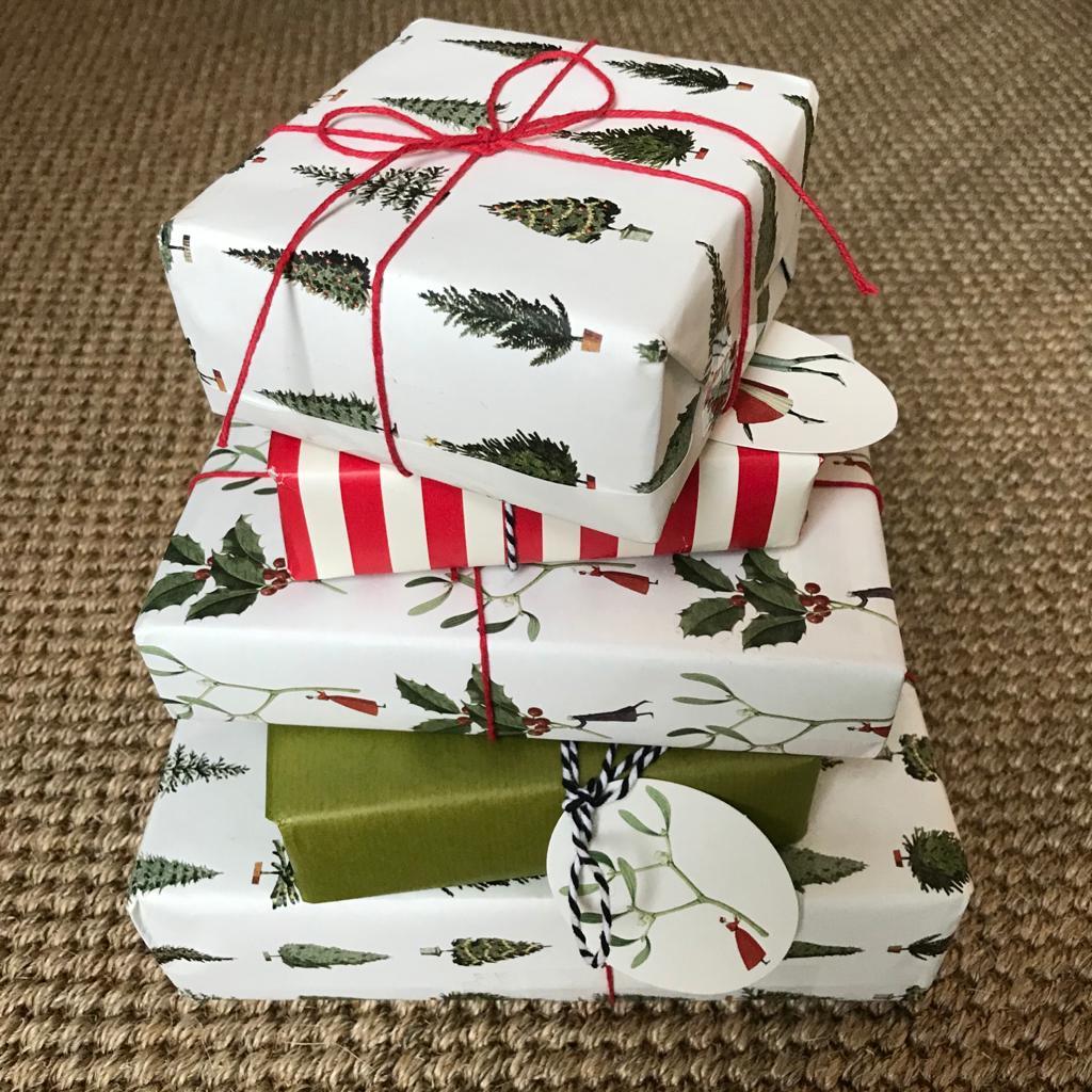 giftwrap, wrapping paper, fsc paper, made in england, illustration, holly, mistletoe, christmas